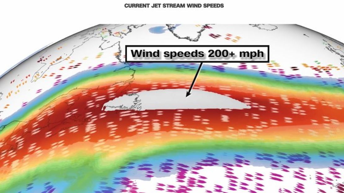 La corriente en chorro está haciendo que los aviones vayan a unos 320 km/h más rápido que la media.