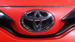 CNNE 1487490 - toyota llama a revision a mas de 1,8 millones de autos