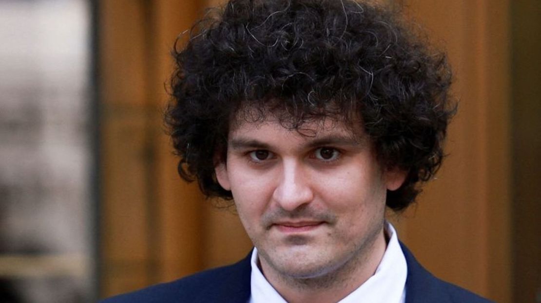 El acusado Sam Bankman-Fried, fundador de FTX, abandona el juzgado de Nueva York, Estados Unidos, el 26 de julio de 2023.