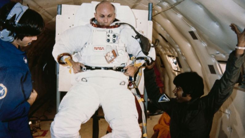 El astronauta del Apolo Thomas K. Mattingly murió el 31 de octubre a los 87 años. La carrera de Mattingly se destaca por sus contribuciones al Programa Apolo.