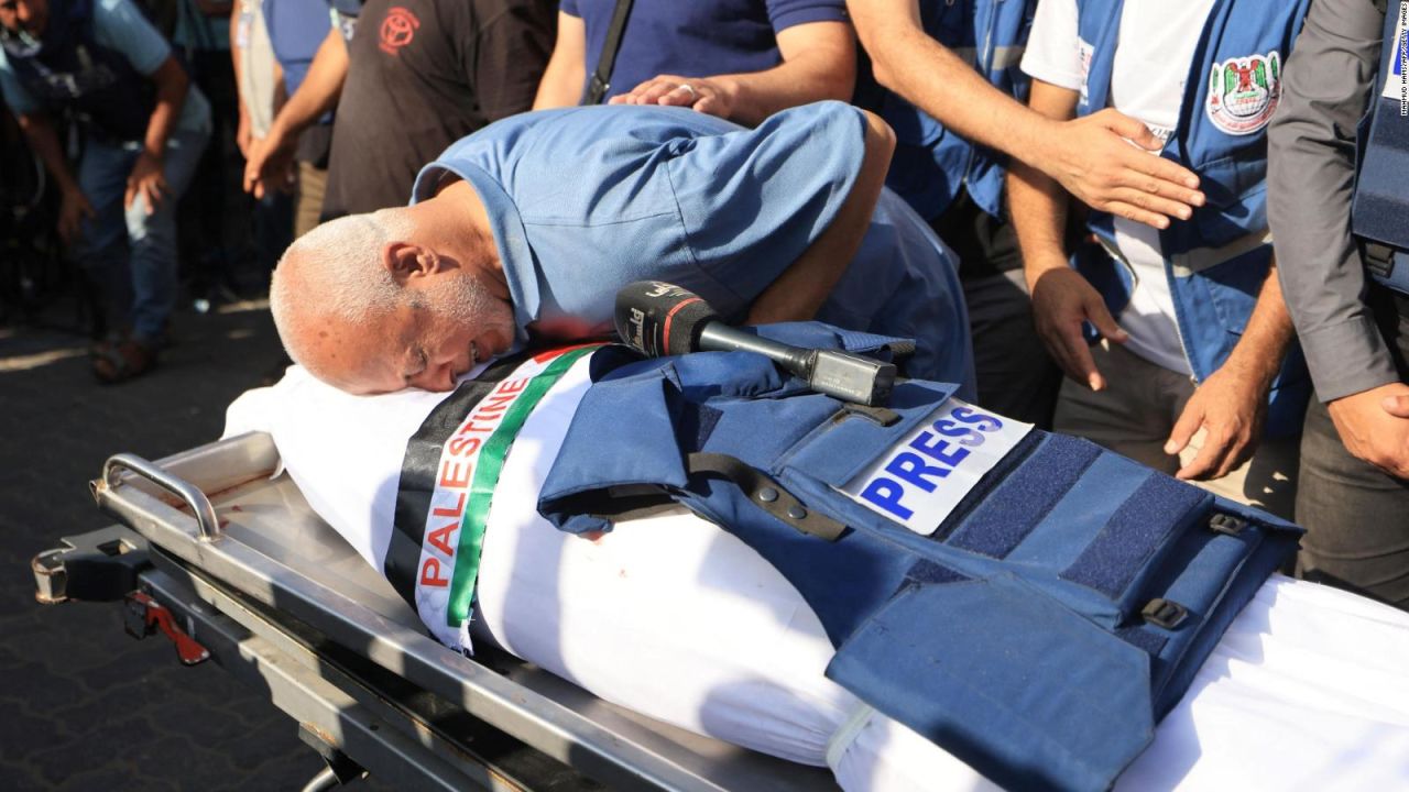CNNE 1488464 - periodista reporta la muerte de un reportero al aire
