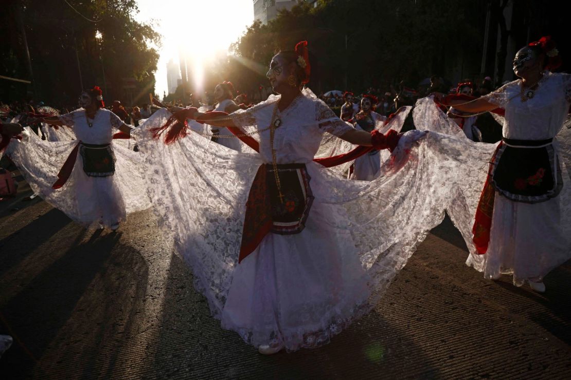 CNNE 1488478 - desfile-dia-muertos-3