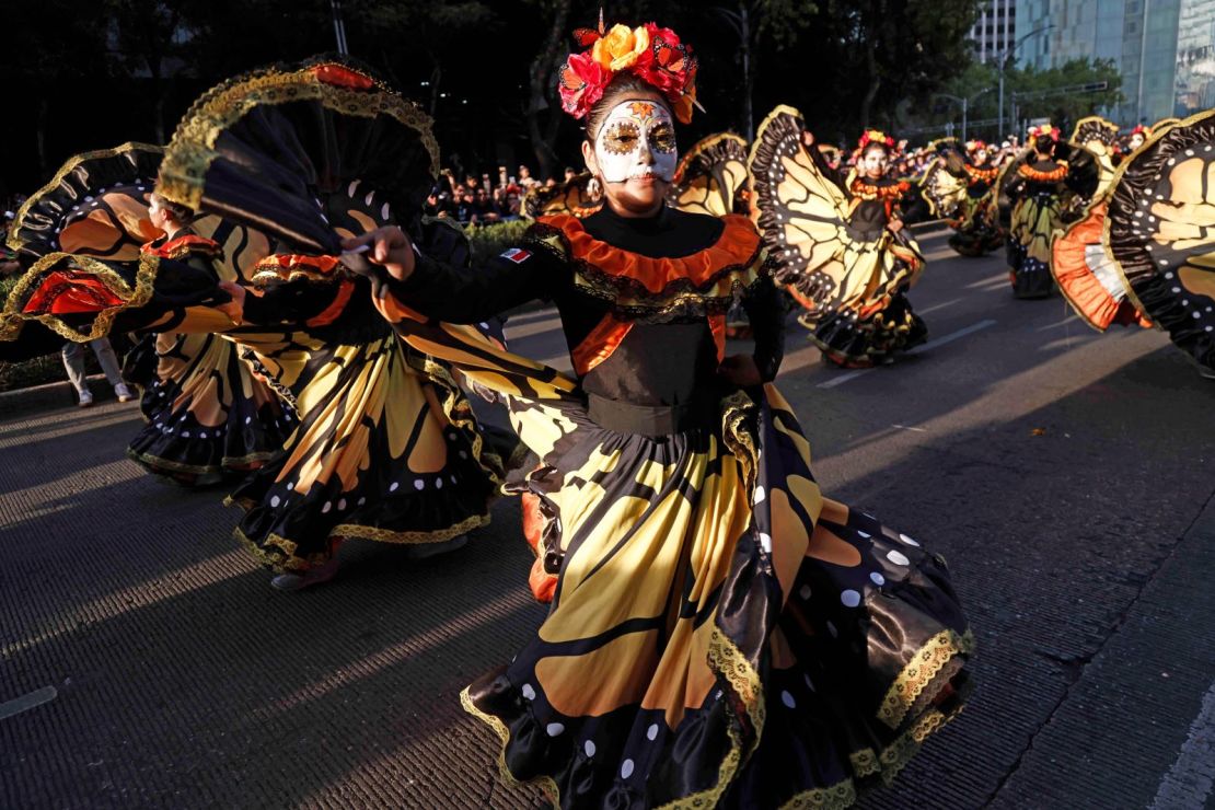 CNNE 1488487 - dia-de-muertos-desfile-3