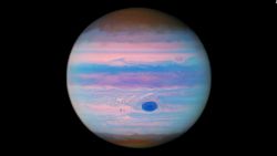 CNNE 1497623 - hipnotizante imagen de jupiter con filtros ultravioletas