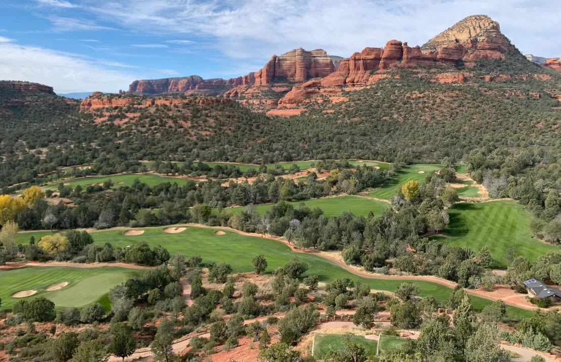 Seven Canyons está rodeado por los acantilados Vermilion.