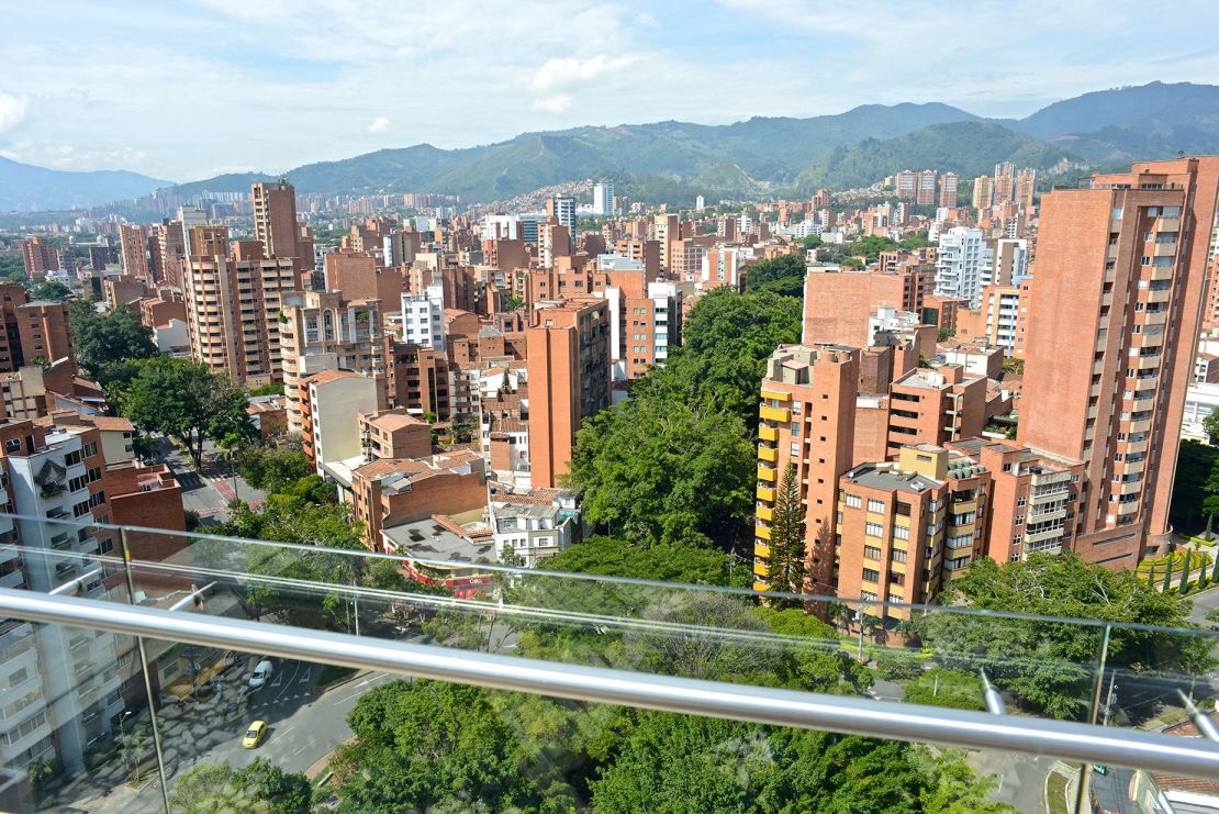 El apartamento que Balzano compró en Medellín está ubicado en Laureles, recientemente nombrado por Time Out como el "barrio más cool" del mundo. Crédito: Kike Calvo/AP
