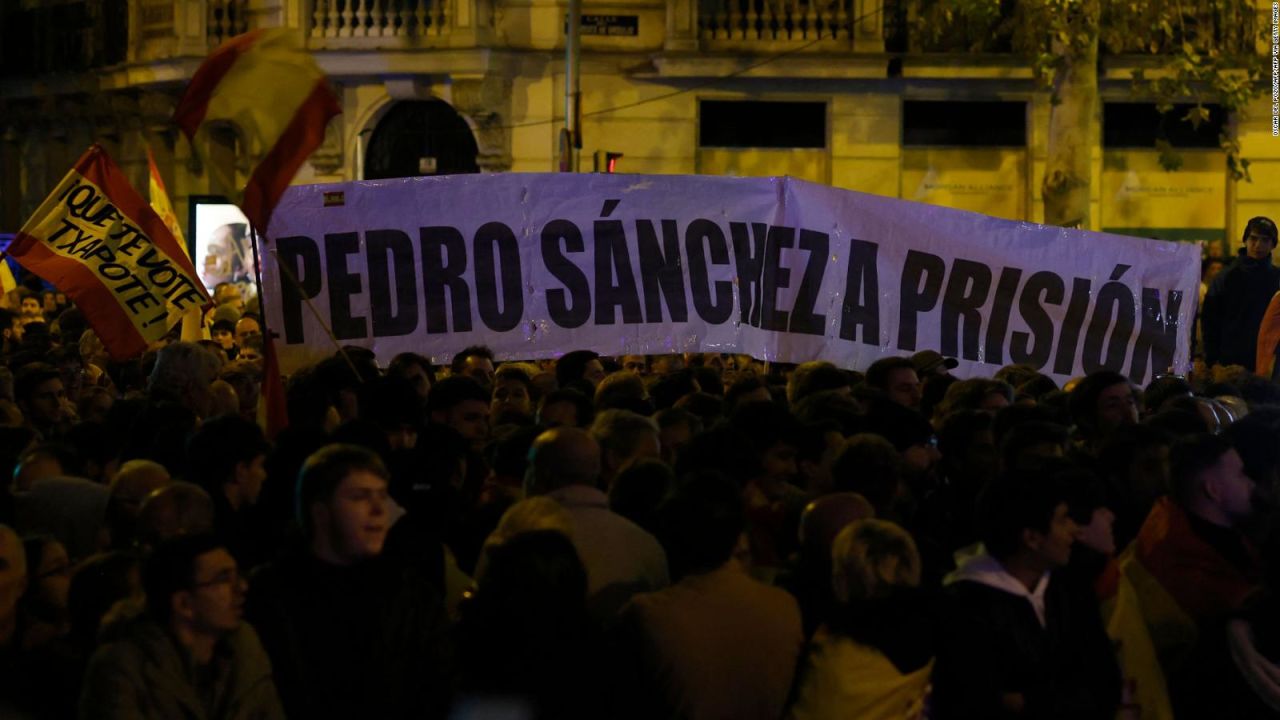 CNNE 1501824 - ley de amnistia produce tension y protestas en espana