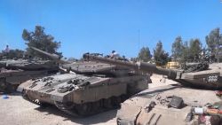 CNNE 1506970 - tanques de israel rodean hospitales en gaza