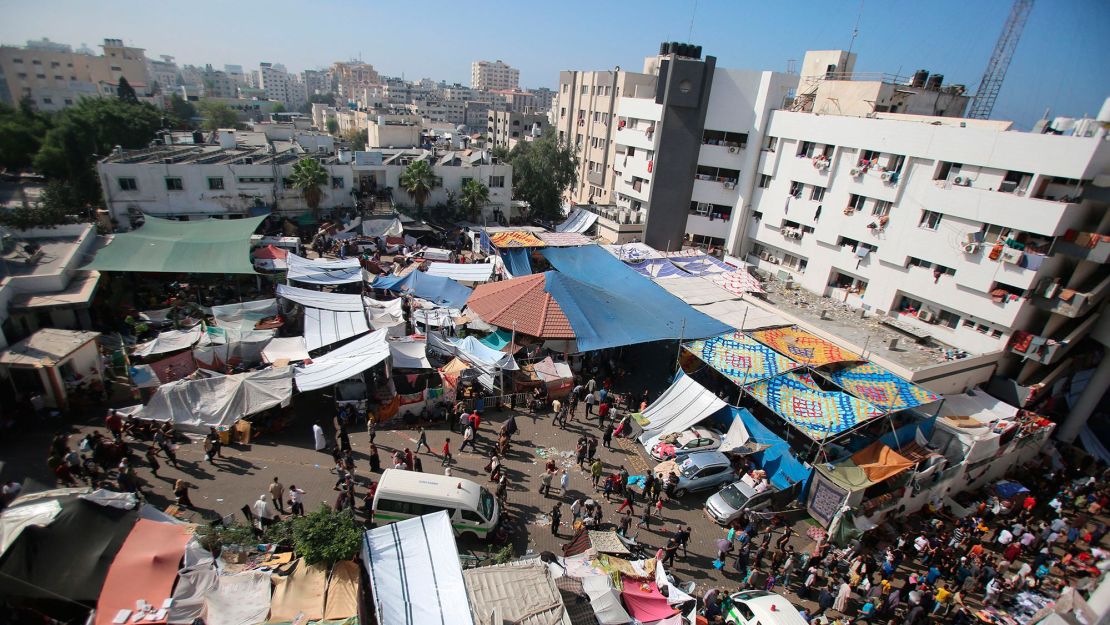 Una vista aérea muestra el recinto del hospital Al-Shifa en la ciudad de Gaza el 7 de noviembre de 2023. Crédito: BASHAR TALEB/AFP vía Getty Images.