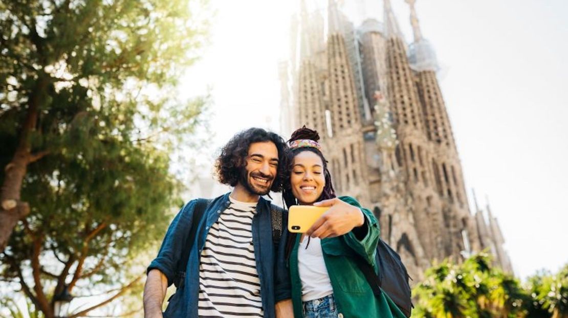 A algunas personas les costaría irse de vacaciones sin su smartphone.