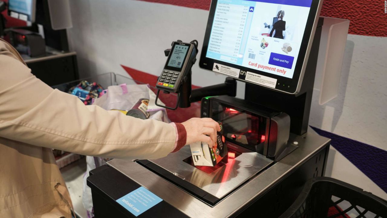 CNNE 1508270 - cajas de autopago serian retiradas de algunas cadenas de supermercados