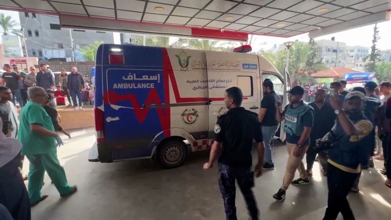 CNNE 1508595 - medicos del hospital de gaza obligados a sacar bebes prematuros de las incubadoras