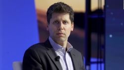 CNNE 1511295 - empleados de openai amenazan con renunciar tras el despido de sam altman