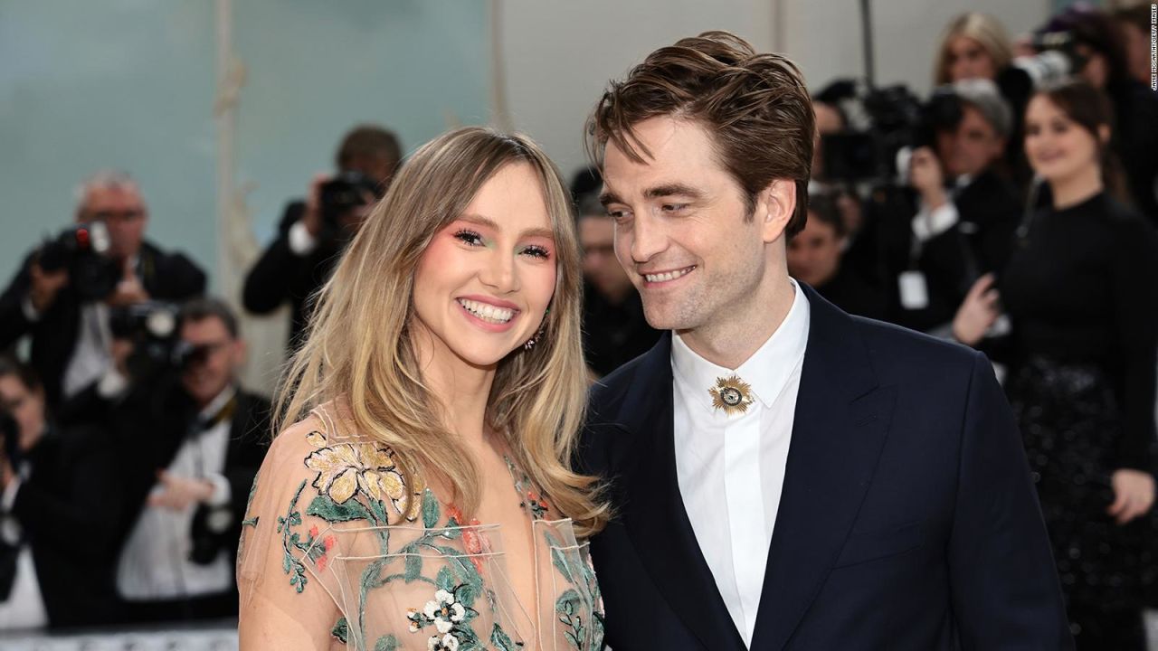 CNNE 1511700 - pareja de robert pattinson anuncia que esta embarazada