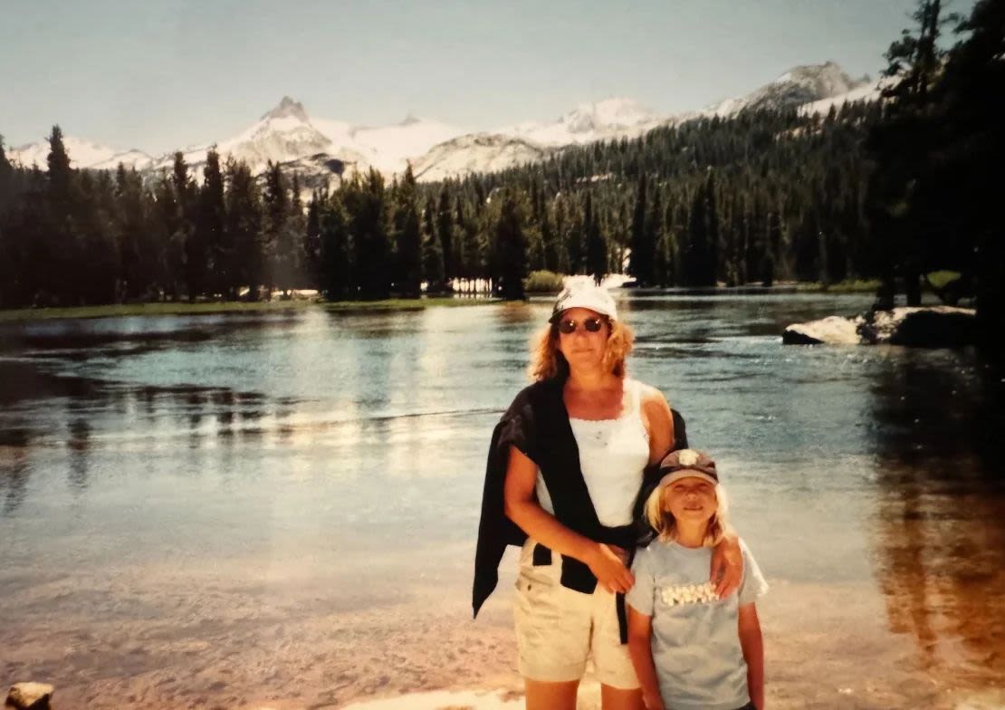 Chris Buchleitner y su madre, Dawn Tomko, realizaron juntos muchos viajes de campamento, como el que se muestra aquí.