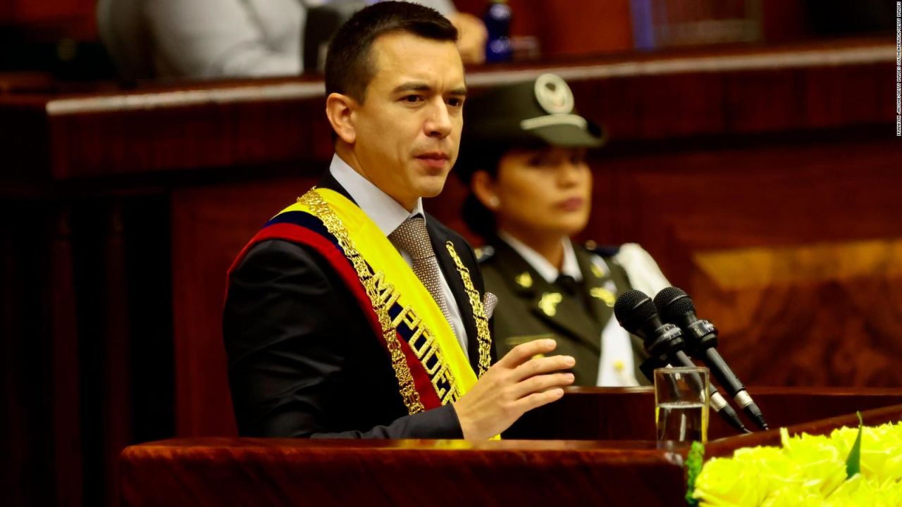 CNNE 1512923 - daniel noboa jura como presidente de ecuador