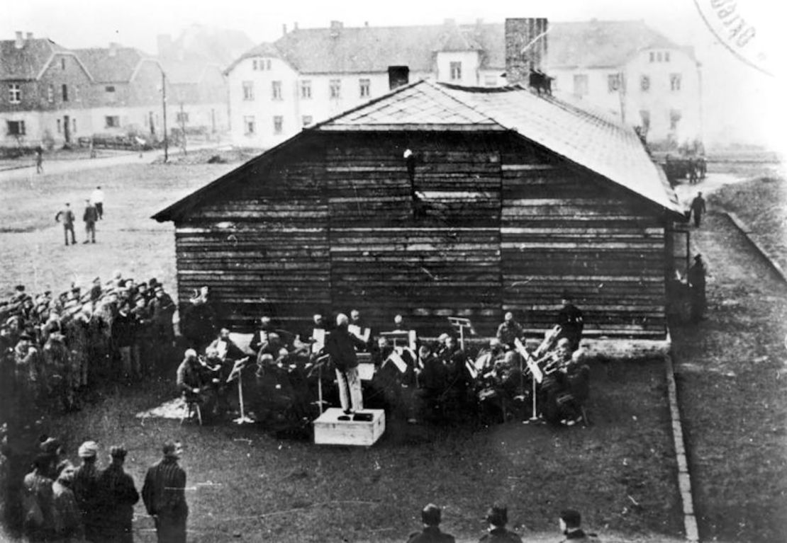 Una actuación orquestal en Auschwitz.