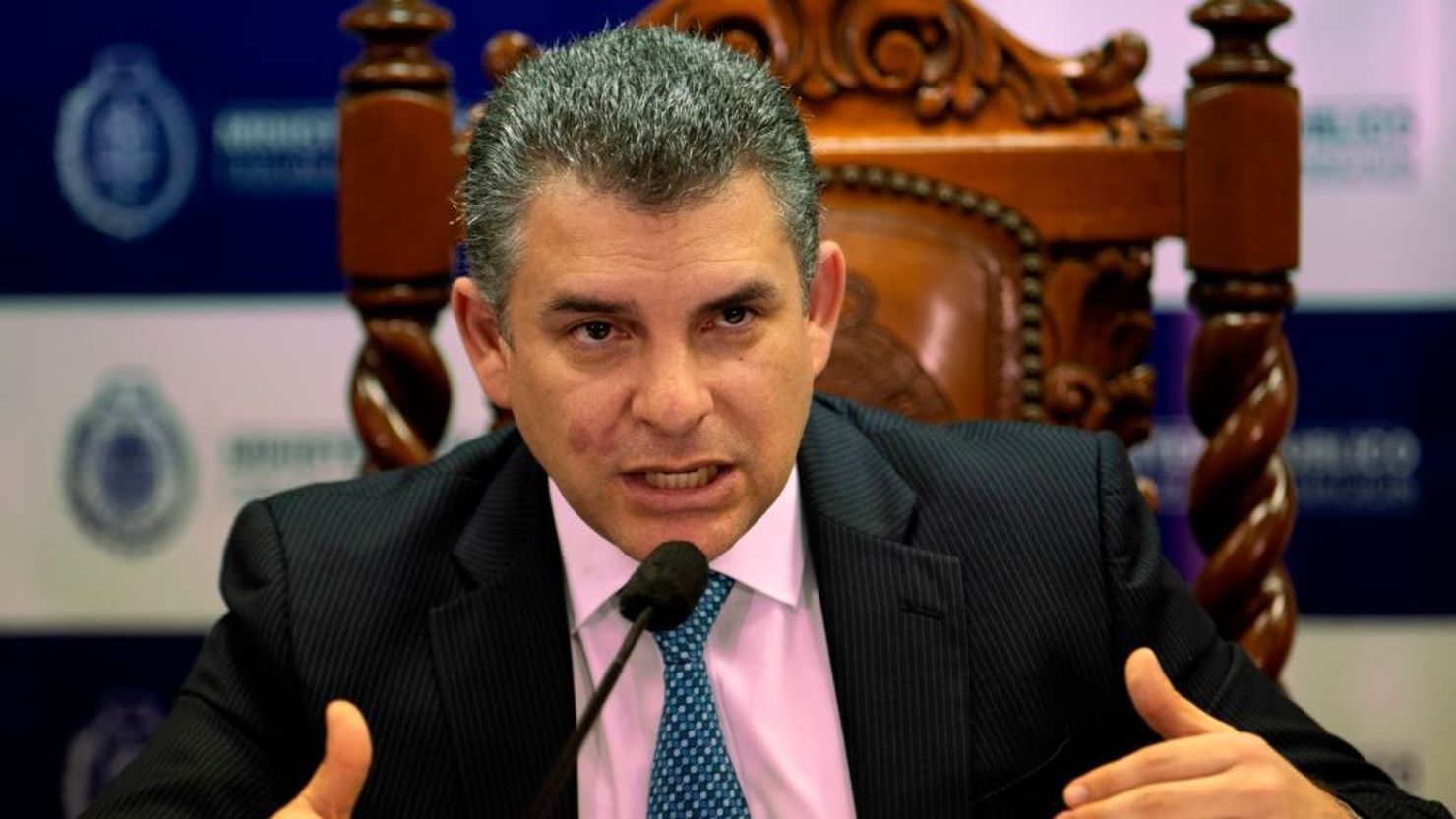 Rafael Vela fotografiado durante una conferencia de prensa en Lima el 19 de junio de 2019.