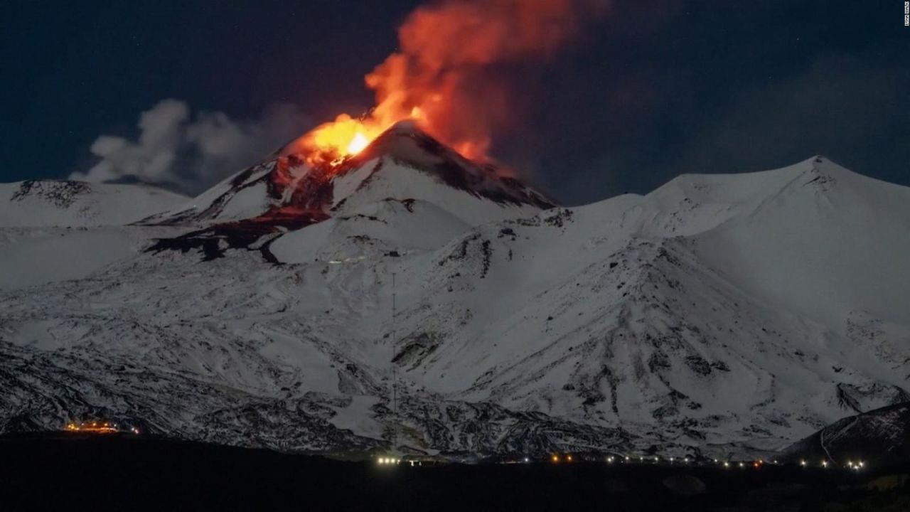 CNNE 1513801 - mira la nueva erupcion del volcan etna
