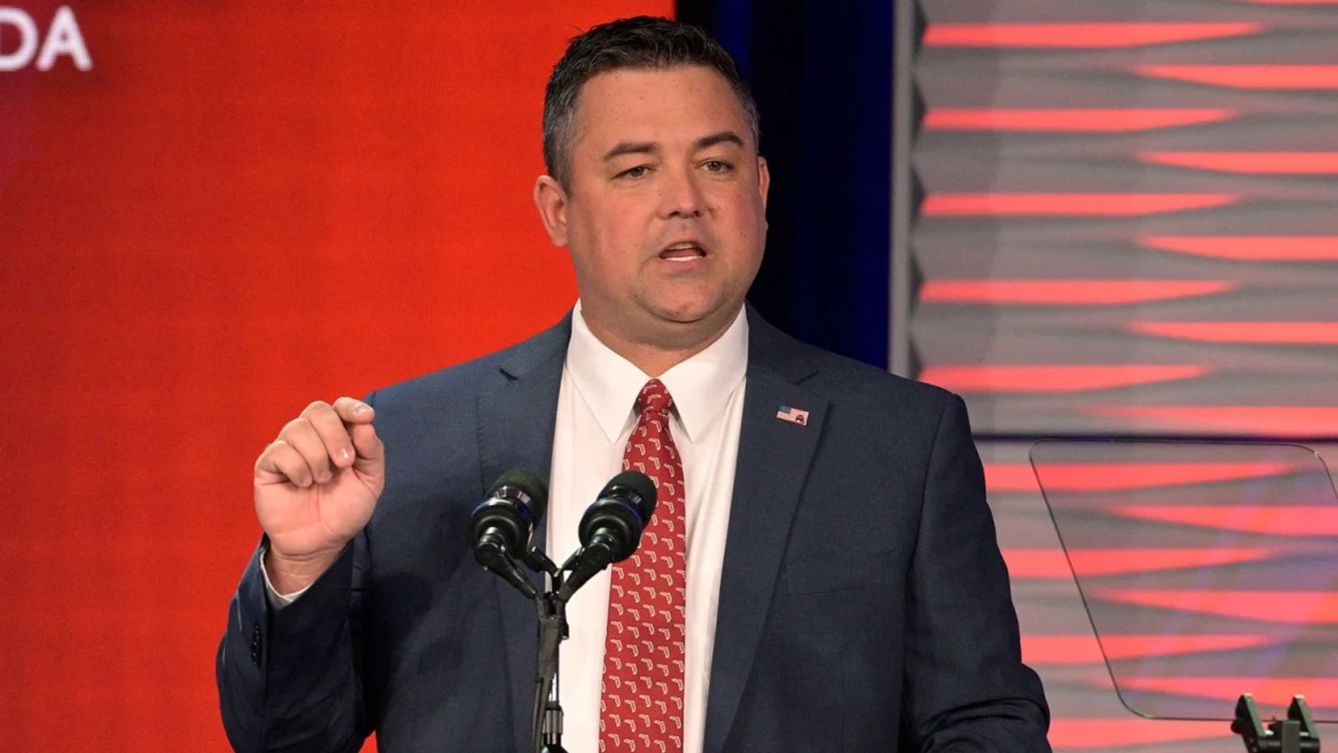 El presidente del Partido Republicano de Florida, Christian Ziegler, se dirige a los asistentes a la Cumbre de la Libertad del Partido Republicano de Florida, el sábado 4 de noviembre de 2023, en Kissimmee, Florida.