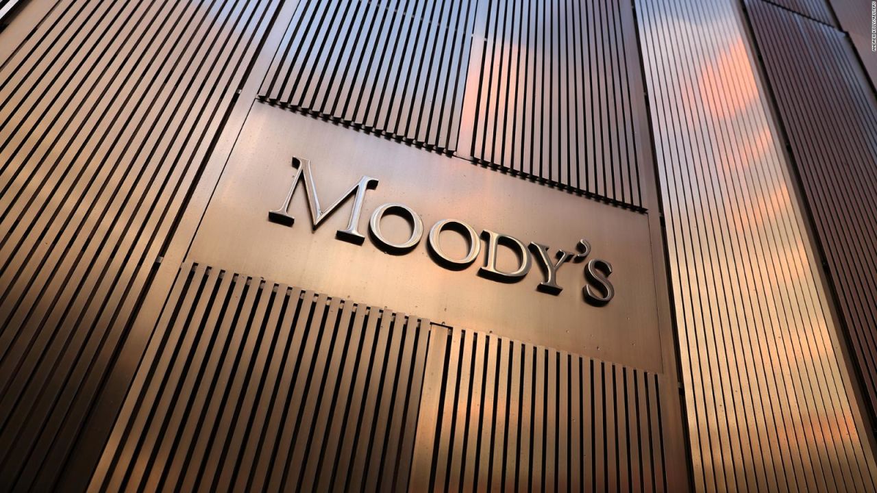 CNNE 1518246 - moody's advierte que podria rebajar la calificacion de china