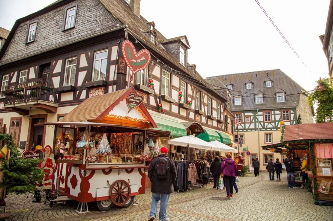 Esta ciudad ribereña del valle alemán del Rin es un destino ideal para visitar en Navidad. Crédito: Elizabeth Beard/Moment Unreleased RF/Getty Images