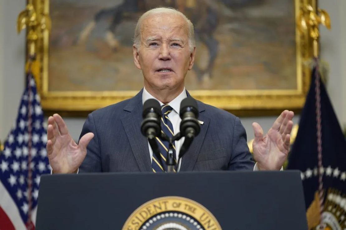 El presidente estadounidense, Joe Biden, pronuncia un discurso sobre la financiación para Ucrania desde la Sala Roosevelt de la Casa Blanca, el miércoles 6 de diciembre de 2023, en Washington. Crédito: Evan Vucci/AP