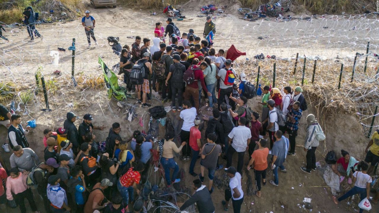 CNNE 1519611 - miles de migrantes esperan en la frontera sur de ee-uu-