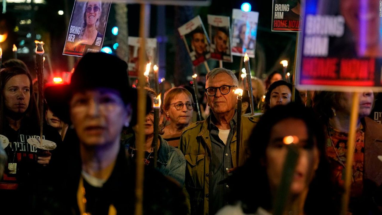 CNNE 1520724 - concentracion en tel aviv por la liberacion de los rehenes