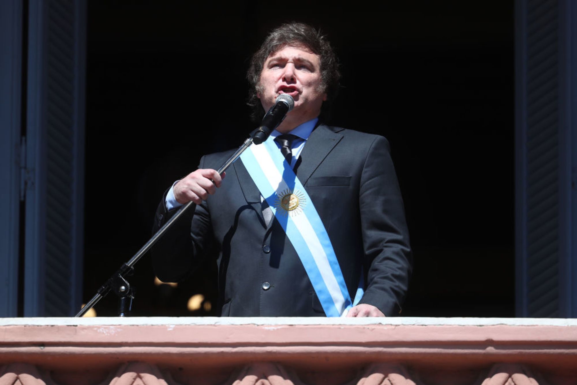 CNNE 1520734 - president javier milei takes office in argentina