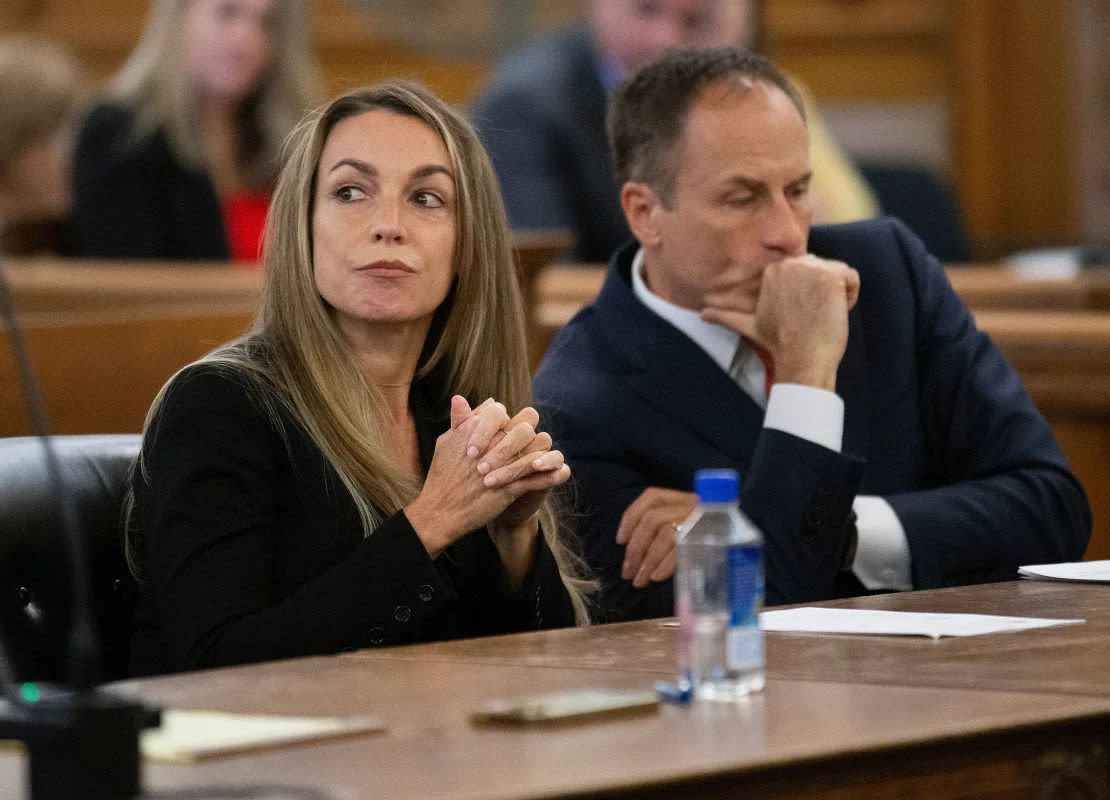 Karen Read y su abogado, David Yannetti, asisten a audiencias previas al juicio en septiembre. El juicio de Read está previsto que comience en marzo. (Foto: Matt Stone/MediaNews Group/Heraldo de Boston/Getty Images).