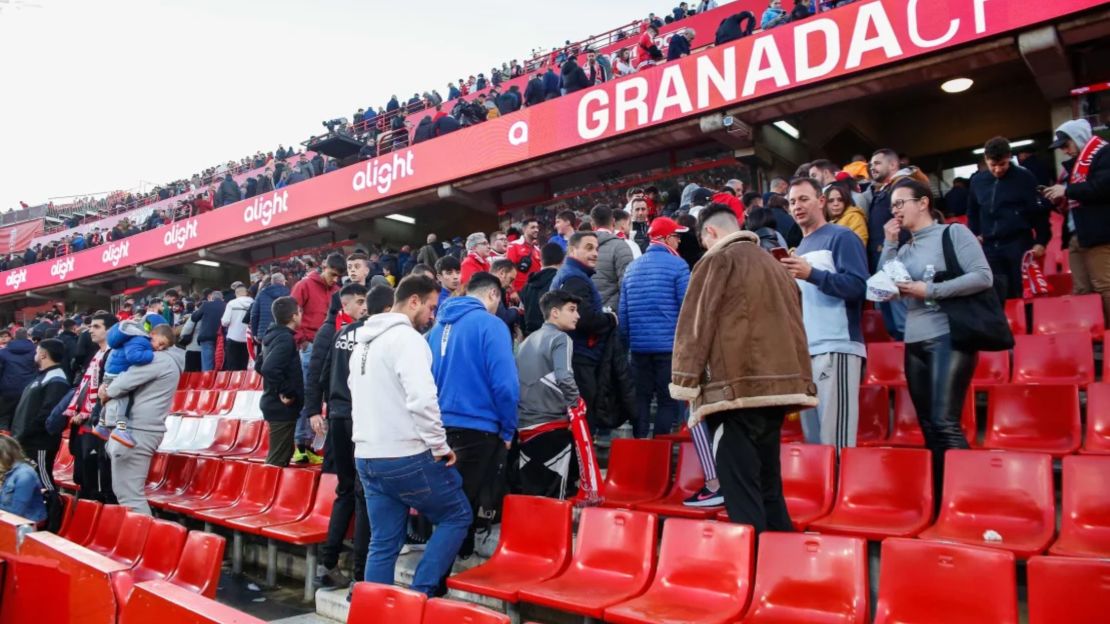 Ambos clubes anunciaron que los aficionados podrán utilizar sus entradas originales para el partido reprogramado.