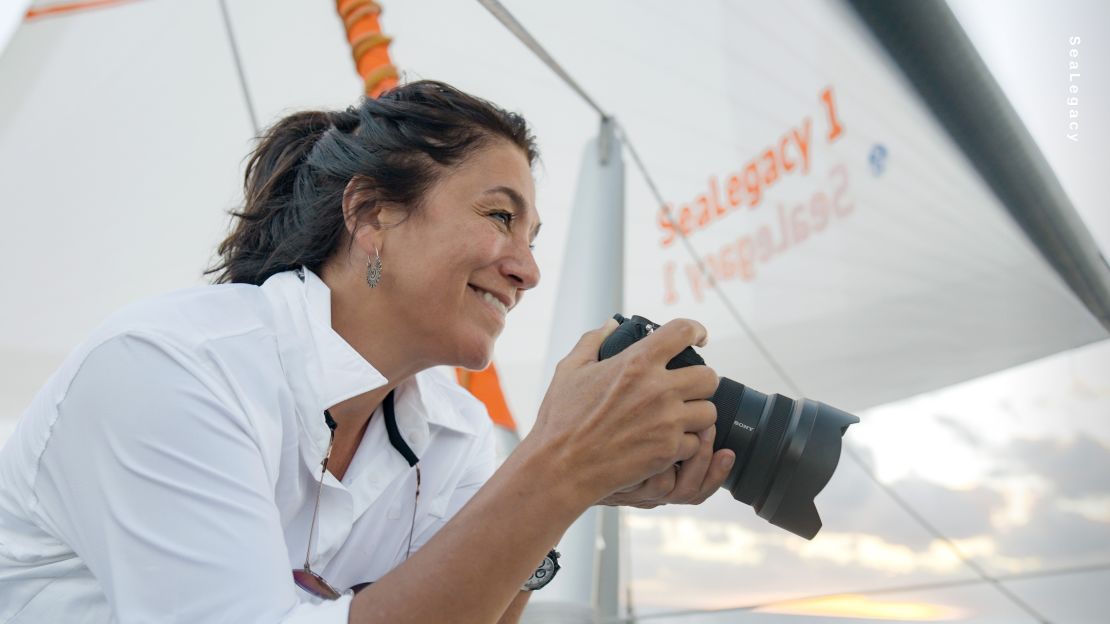 CNNE 1521445 - cristina mittermeier onboard the sealegacy 1, photo by sealegacy-00_00_00_04-still001 (1)