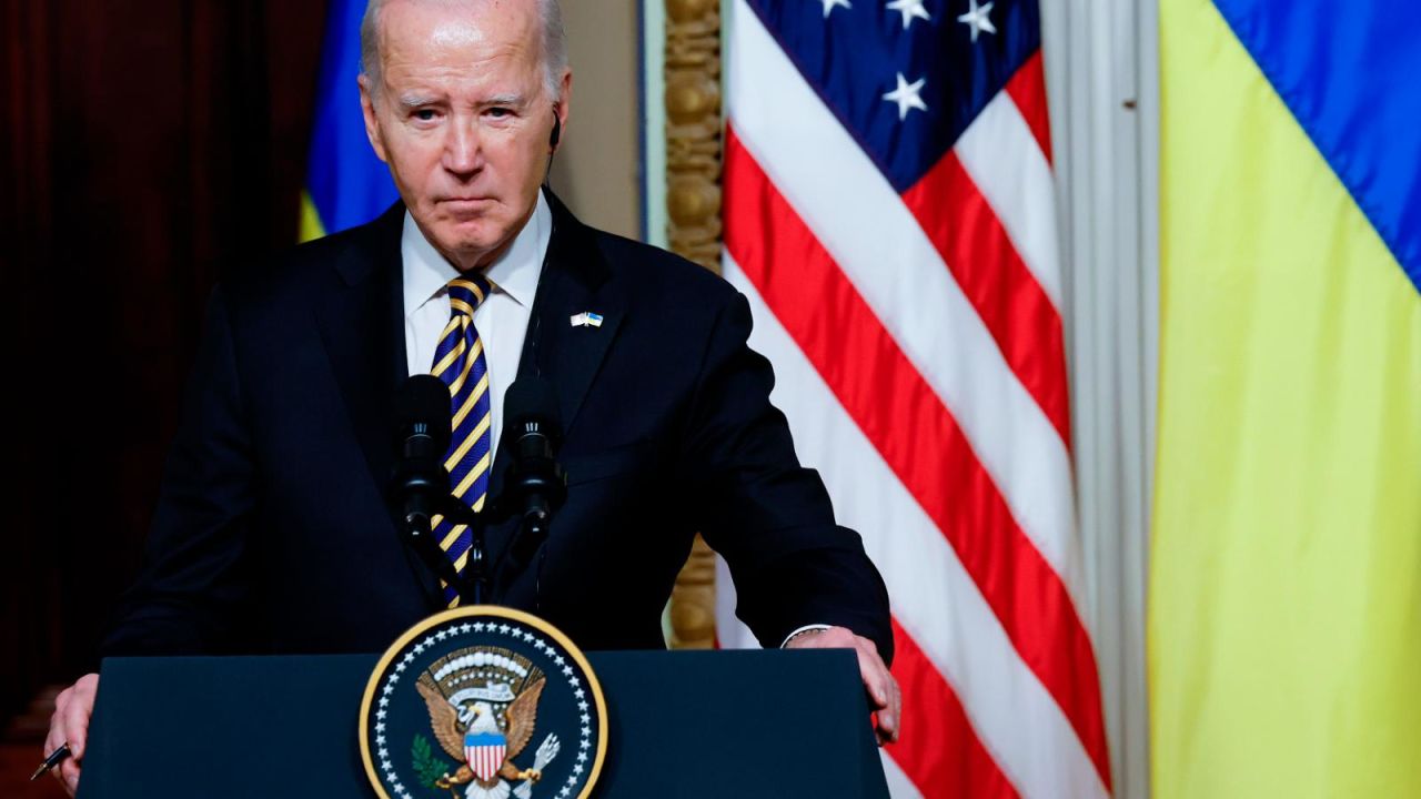 CNNE 1521866 - biden promete apoyar a ucrania con armas y equipos "mientras sea posible"