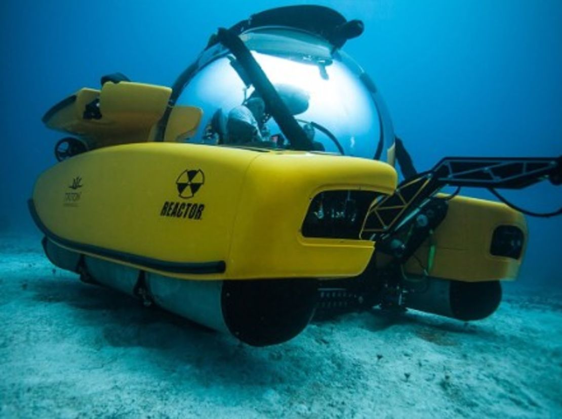 CNNE 152329 - image (2) 140918112839-triton-submarine-ocean-floor-entertain-feature-jpg for post 134011