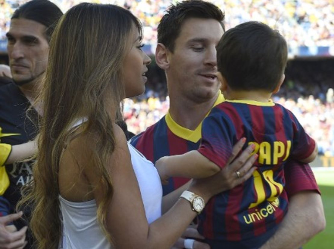 CNNE 152518 - image (1) 140616143806-lionel-messi-wife-entertain-feature-jpg for post 125420