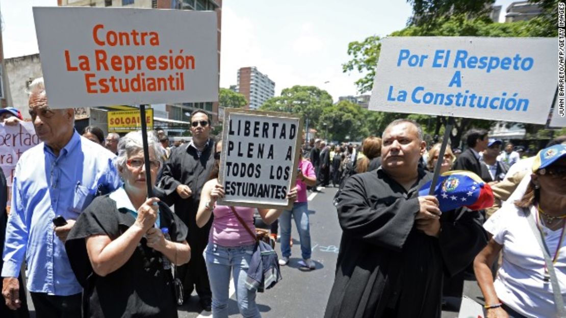 CNNE 152568 - image (1) 140522173701-venezuela-protests-may-21-universities-story-top-jpg for post 122968