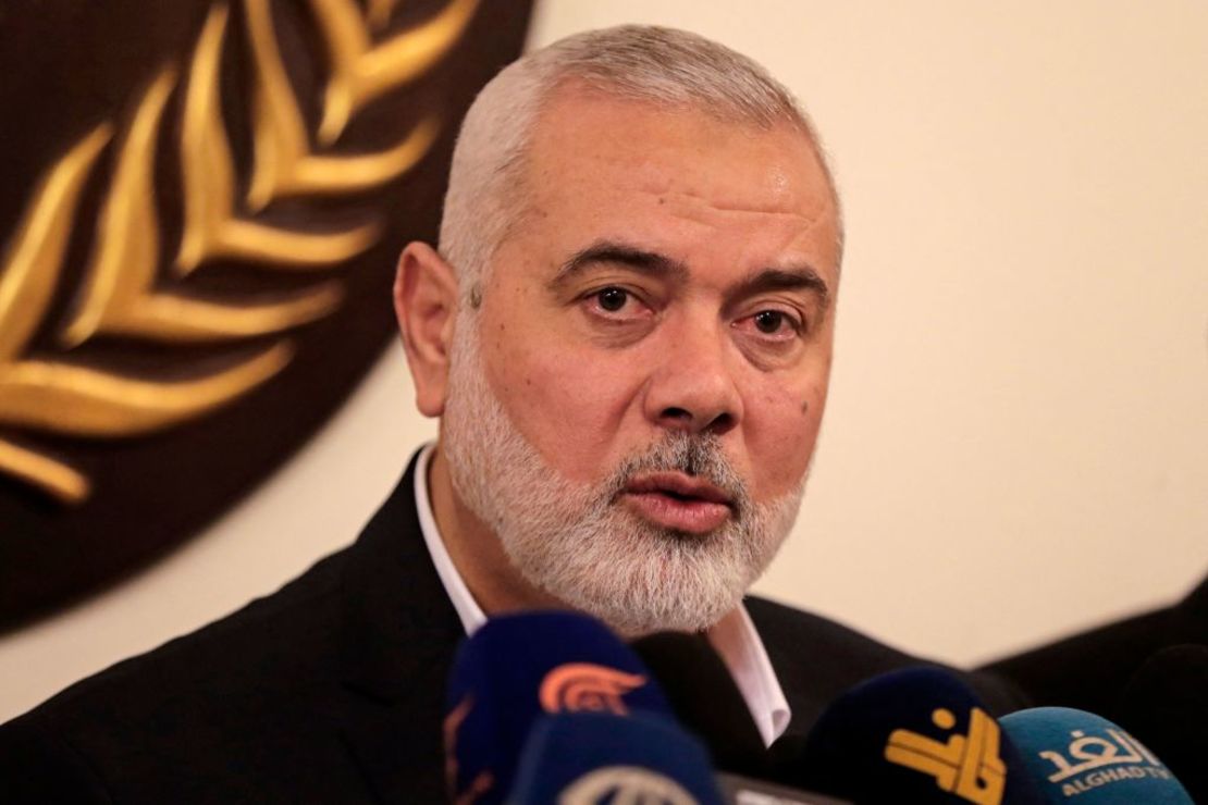 El líder de Hamas, Ismail Haniyeh, ofrece una rueda de prensa durante su visita al Dar al-Fatwa, la máxima autoridad religiosa suní del Líbano, en Beirut, el 22 de junio de 2022.