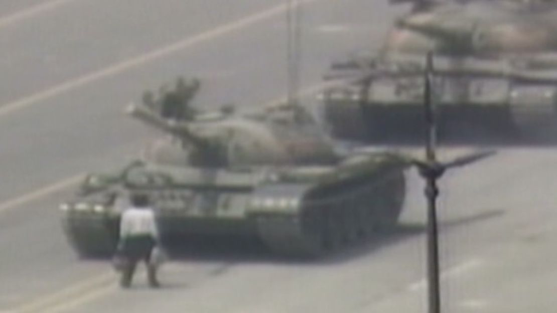 CNNE 152656 - image (1) 130603134534-vault-1989-tiananmen-square-man-vs-tank-00004819-story-top-jpg for post 119631