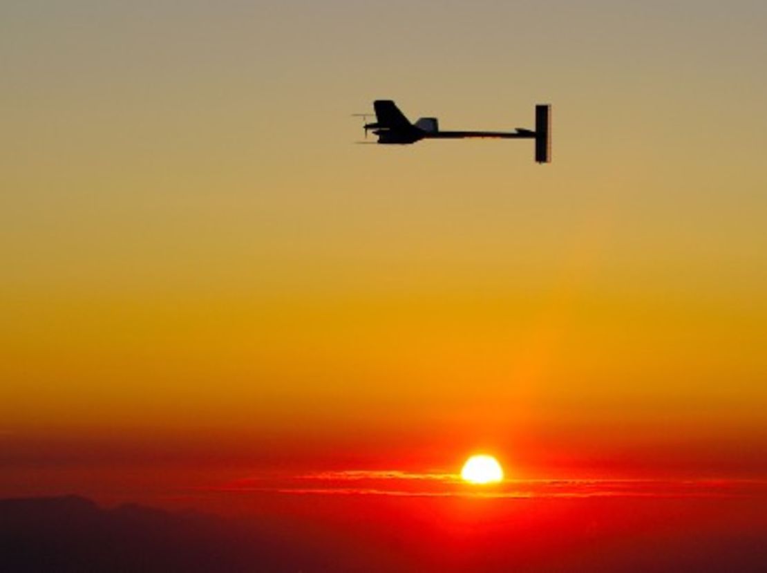 CNNE 152662 - image (2) 140414161931-solar-impulse-1-sunrise-entertain-feature-jpg for post 119450