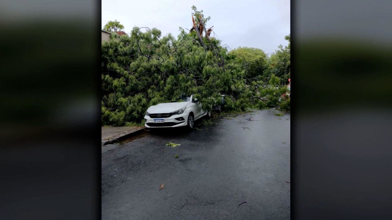 CNNE 1527239 - al menos 13 muertos y varios heridos tras fuerte tormenta en argentina