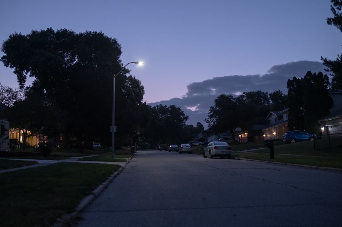 Marcourt Lane en la comunidad suburbana de West Des Moines, Iowa. La familia Gosch vivía a la vuelta de la esquina.