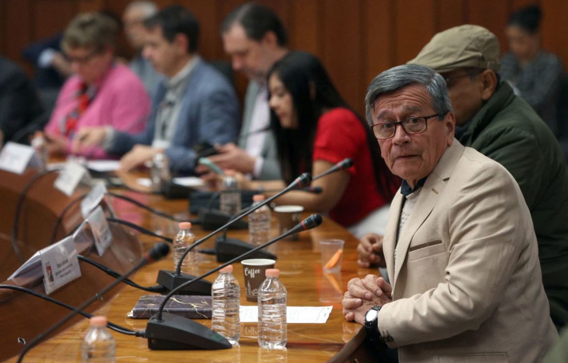 Pablo Beltrán, jefe negociador del ELN, durante la quinta ronde de negociaciones en México.