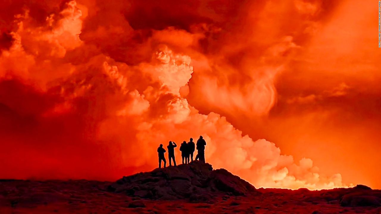 CNNE 1528119 - la impactante erupcion del volcan de grindavik en islandia