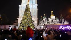 CNNE 1528791 - mira a kyiv iluminarse para navidad