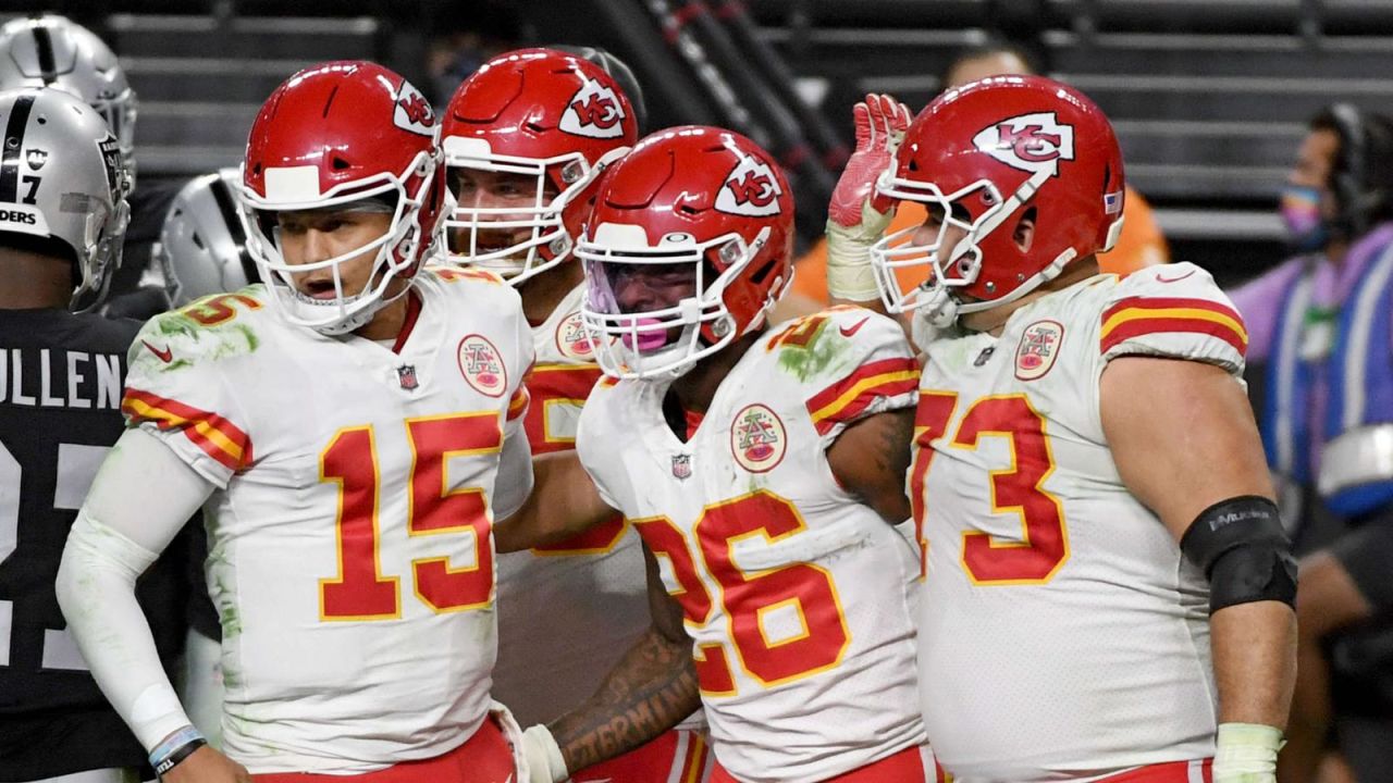 CNNE 1530280 - el regalo navideno de patrick mahomes a su linea ofensiva