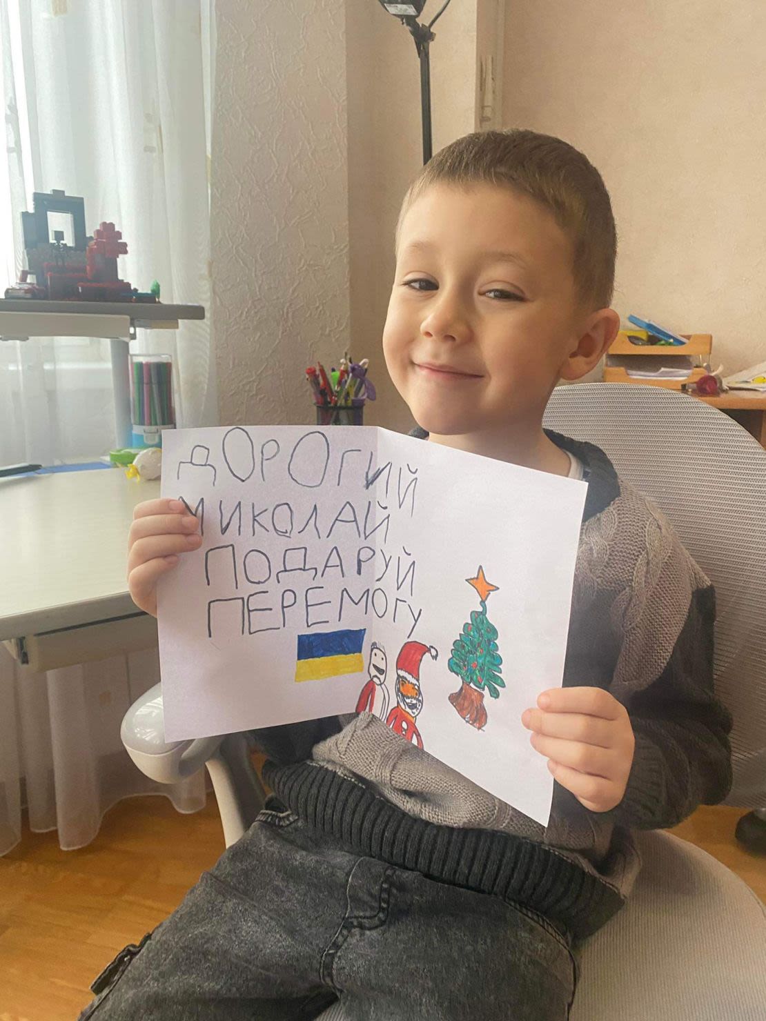 CNNE 1530453 - 231222084046-restricted-03-ukraine-children-christmas-letters