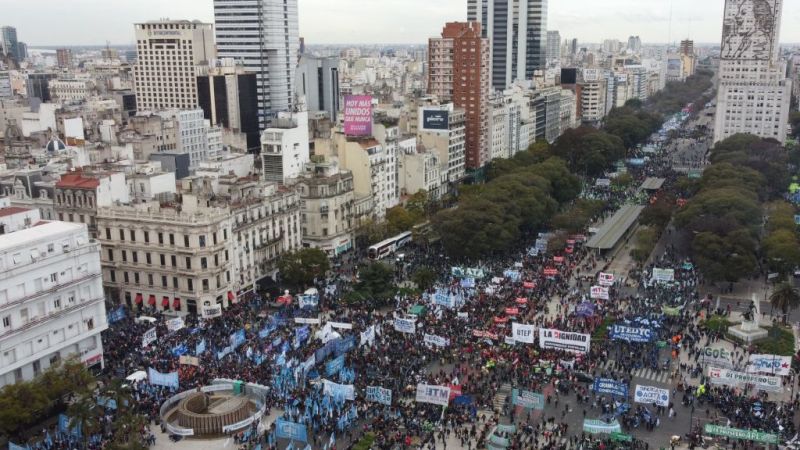 La central obrera cgt marchará en contra del megadecreto de milei: ¿a qué hora y dónde será la movilización? | cnn