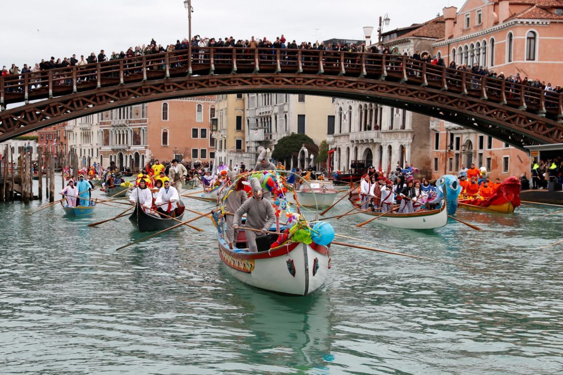 Venecia introduce un impuesto para los turistas.