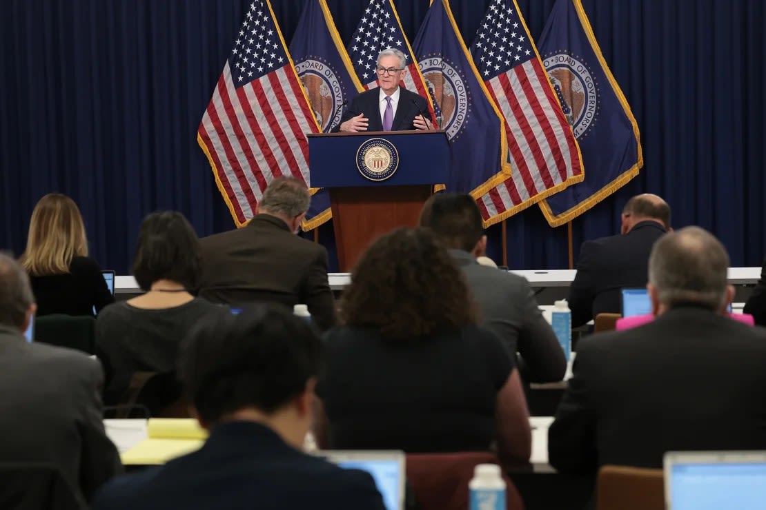 El presidente de la Junta de la Reserva Federal de Estados Unidos, Jerome Powell, habla durante una conferencia de prensa en la sede de la Reserva Federal el 13 de diciembre de 2023, en Washington.